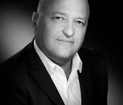 Learn from World-Class Experts in Aesthetic Medicine A section showcasing three expert speakers in aesthetic medicine, featuring professional portraits of internationally renowned specialists who lead masterclasses in facial aesthetics, oculoplasty, gynecology, and regenerative medicine.