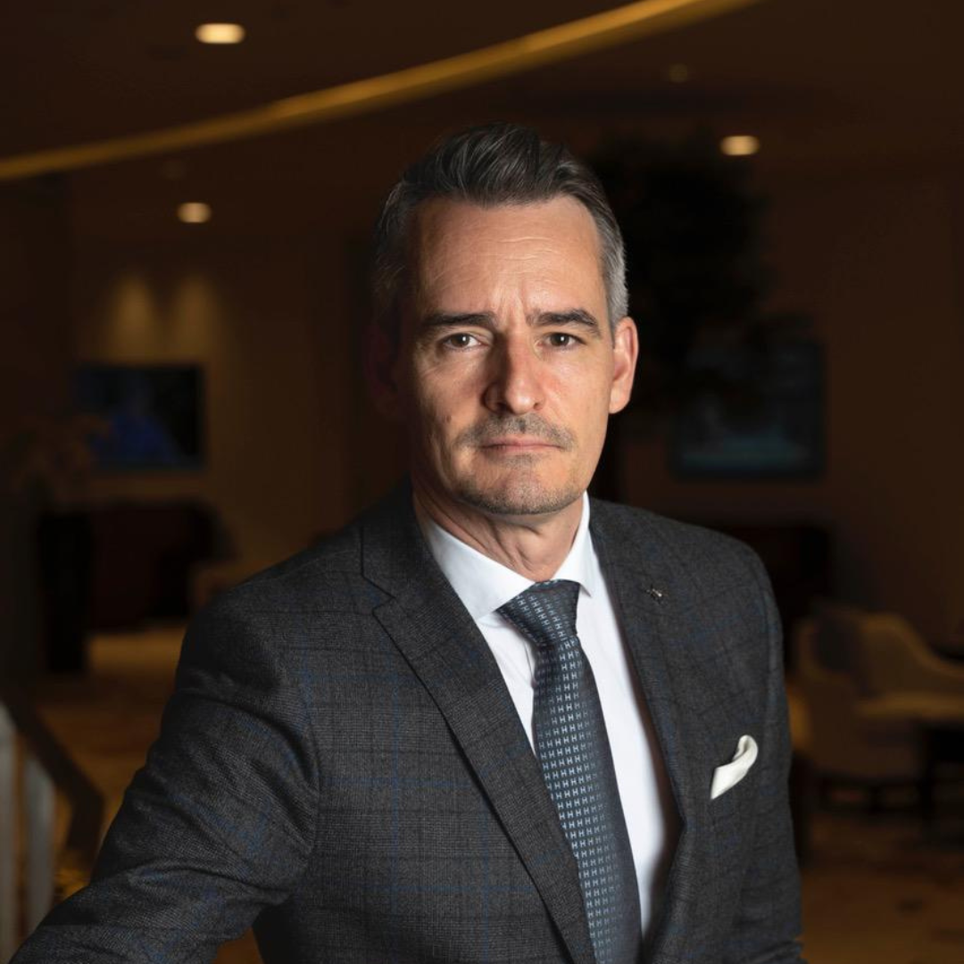 A section showcasing three expert speakers in aesthetic medicine, featuring professional portraits of internationally renowned specialists who lead masterclasses in facial aesthetics, oculoplasty, gynecology, and regenerative medicine.